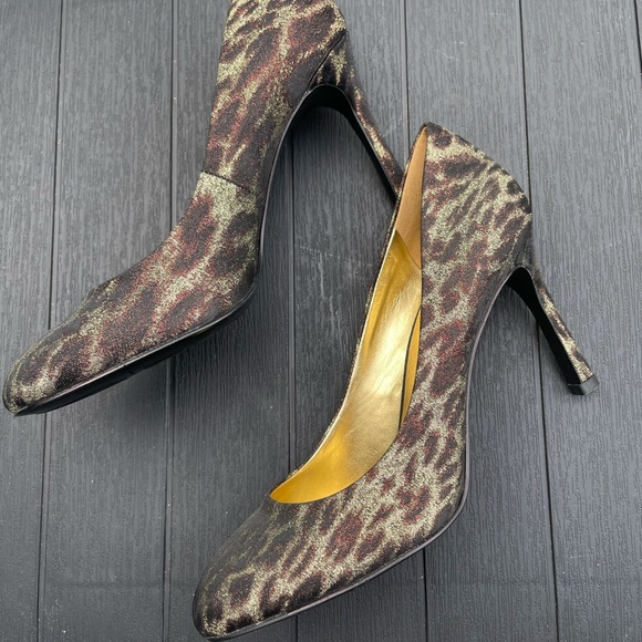 Metallic Animal Print Nine West Pumps - Picture 3 of 6
